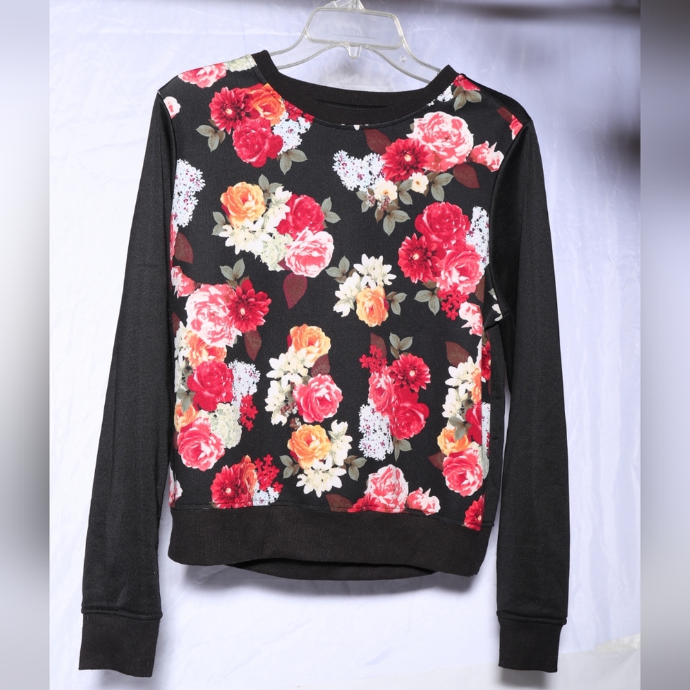 Junior scuba knit floral crew neck sweater